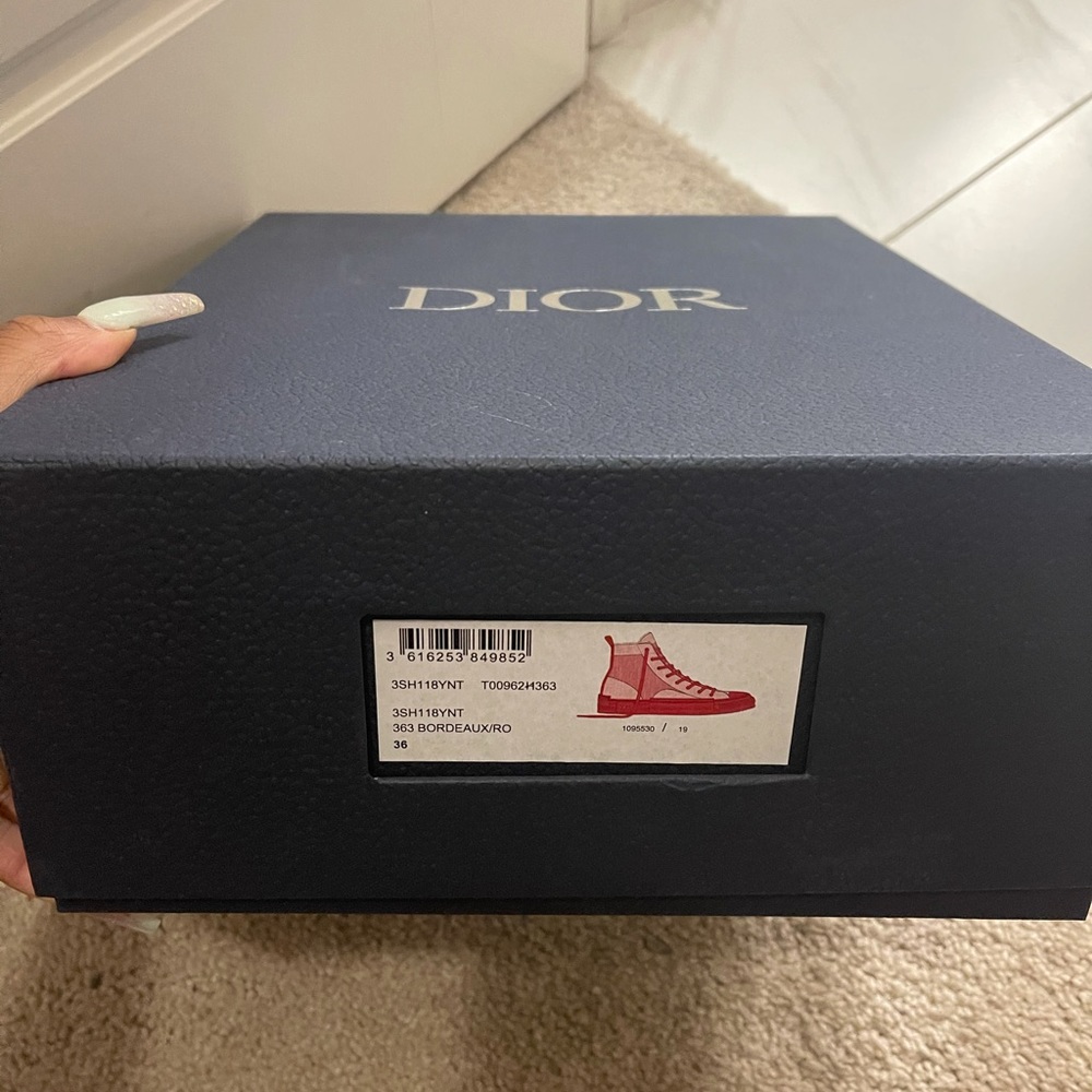 COPY - Dior sneakers new. Never worn outside - Picture 2 of 3